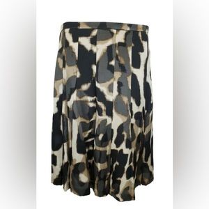 🎞️ Weekend MaxMara pleated silk skirt